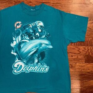 Vintage Miami Dolphins Realism Dolphin NFL Football Player T-Shirt  XL